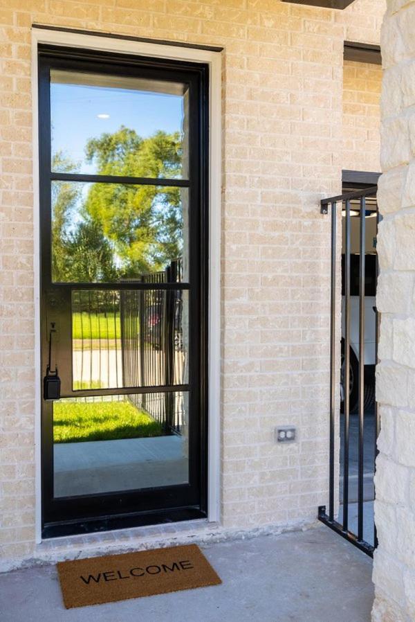 Cute Cozy House Close To Major Sporting Events And Restaurants Хюстън Екстериор снимка