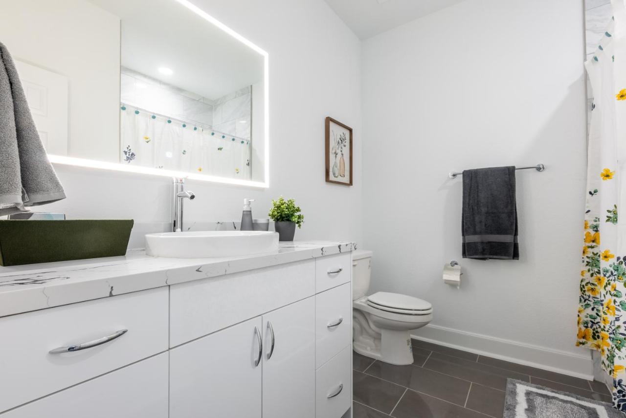 Cute Cozy House Close To Major Sporting Events And Restaurants Хюстън Екстериор снимка